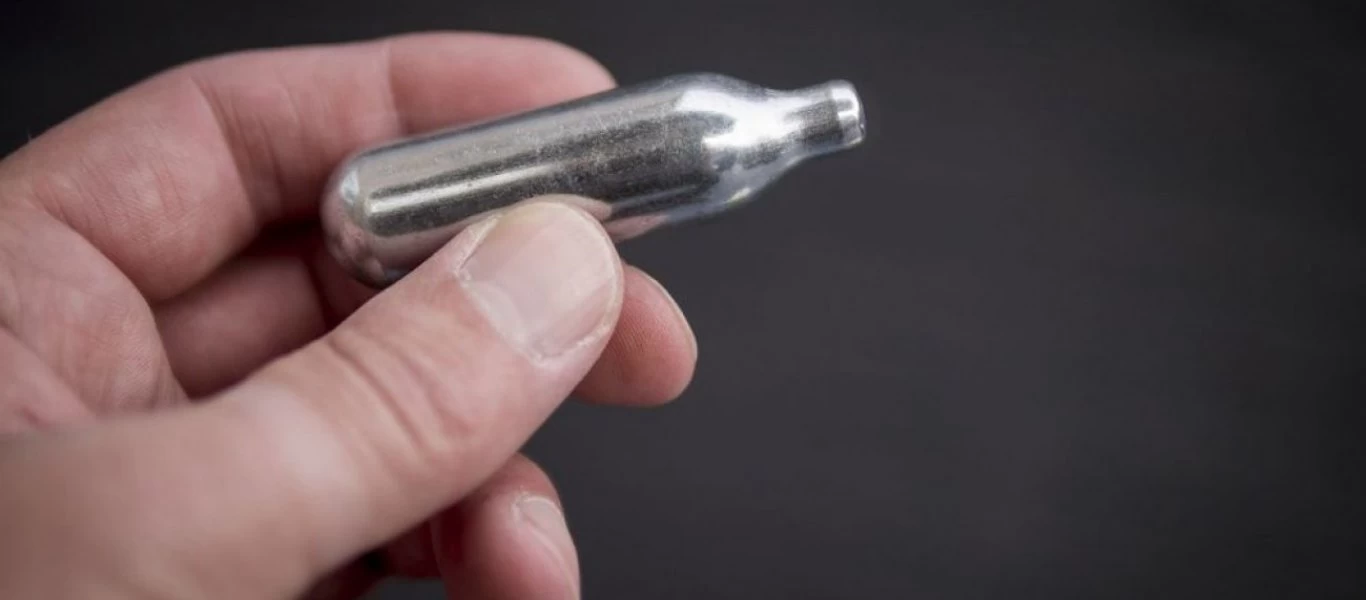 Ζάκυνθος: Συνελήφθη αλλοδαπός για εμπόριο αέριου γέλιου στον Λαγανά